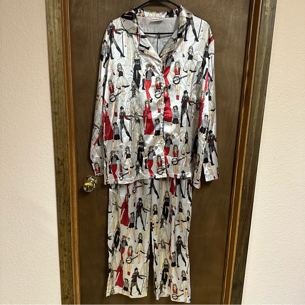 Taylor Swift Red Pajamas Medium